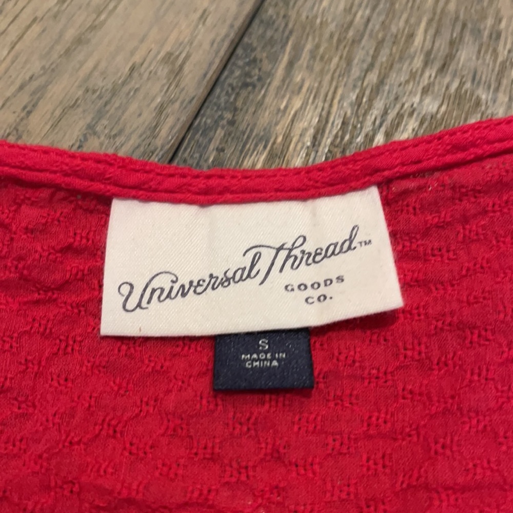 Universal Thread Red Top - Picture 2 of 4